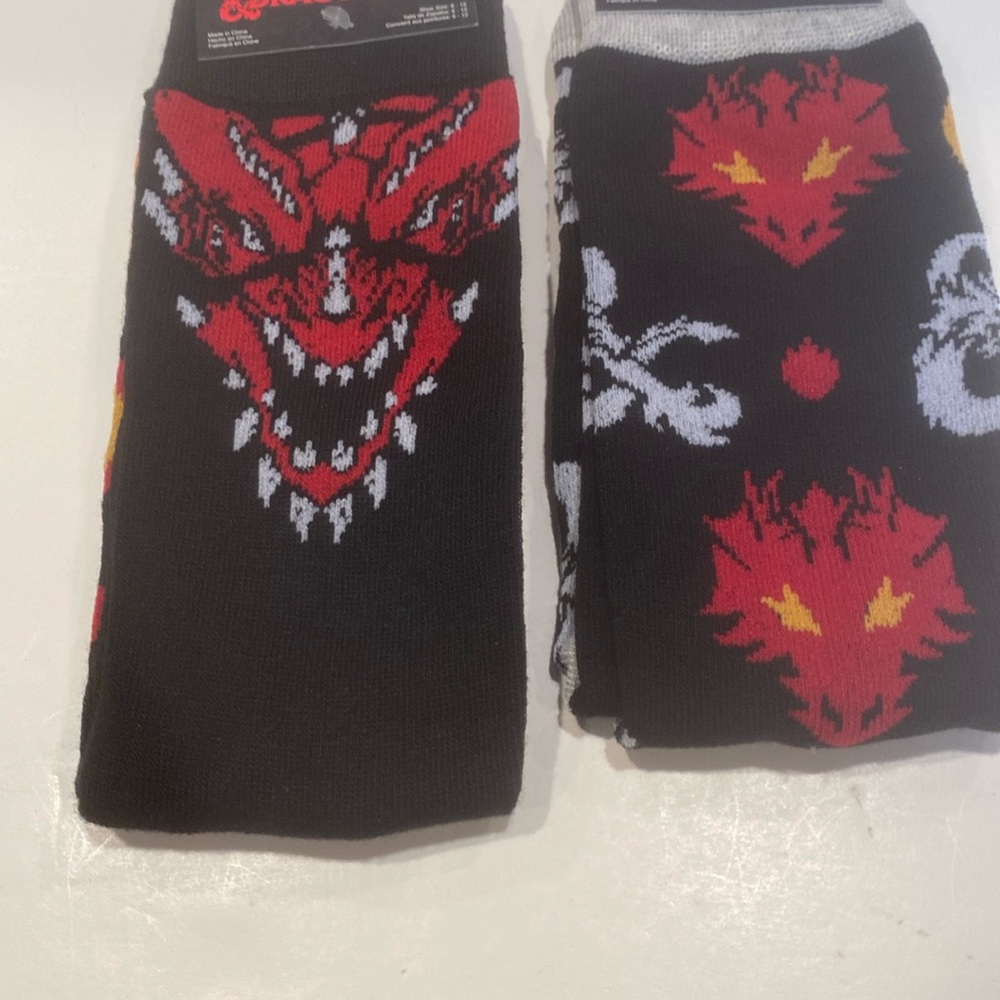 NWT 2 Pairs Dungeons & Dragons Crew Socks